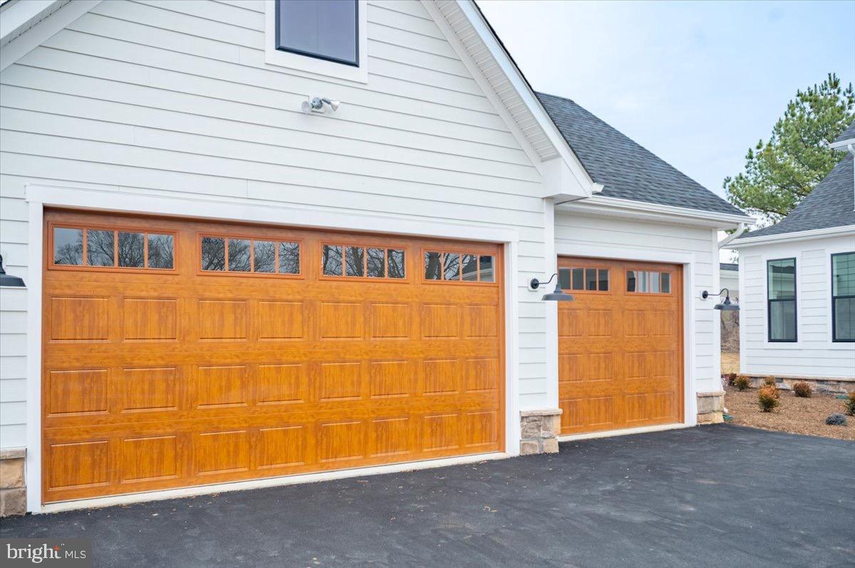 39762 Rivers Edge Lane Lovettsville, VA 20180 - Photo 111 of 118 a view of a wooden door