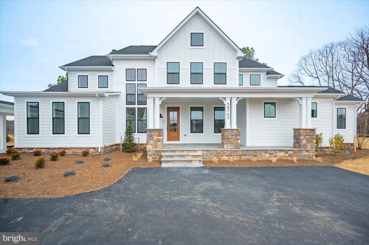 39762 Rivers Edge Lane Lovettsville, VA 20180 - Photo 3 of 118 Welcoming covered front porch.