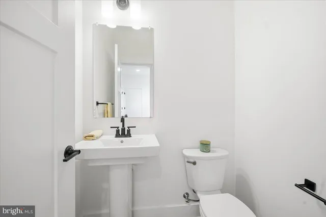 $1,599,000 | 39762 Rivers Edge Lane, Lovettsville, VA 20180