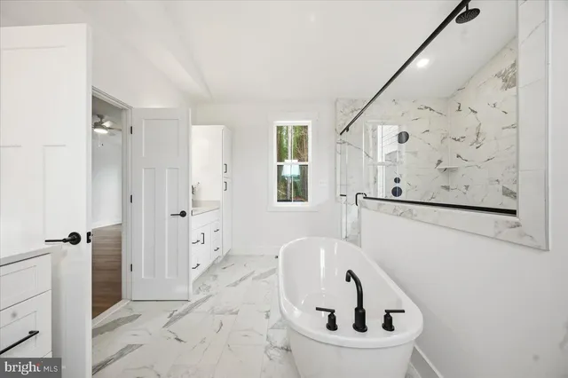 $1,599,000 | 39762 Rivers Edge Lane, Lovettsville, VA 20180