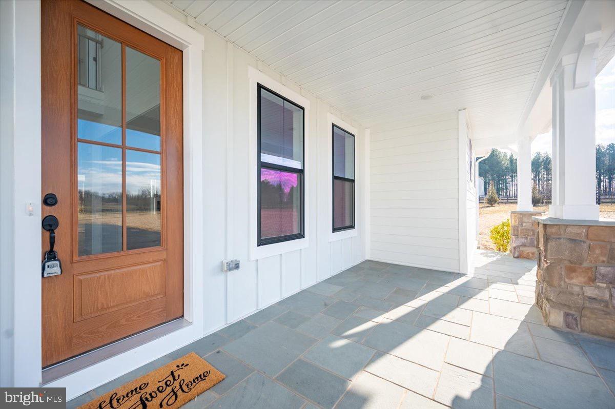 39762 Rivers Edge Lane Lovettsville, VA 20180 - Photo 8 of 118 Plenty of room to relax and take in the views.