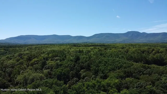 a view of an mountain and outdoor space