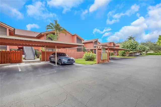 $315,000 | 120 Cypress Way East, Unit B5, Naples, FL 34110