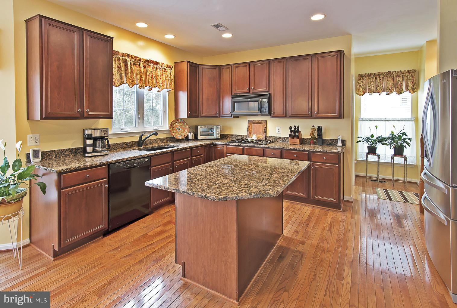8740 Lords View Loop Gainesville, VA 20155 - Photo 11 of 30 Kitchen