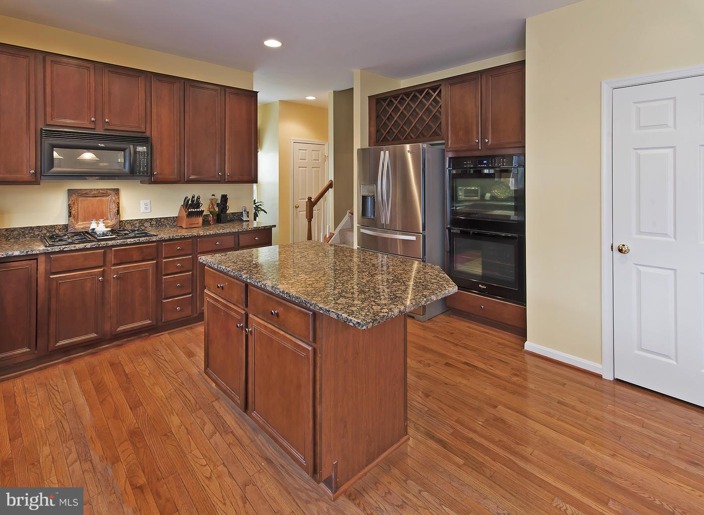 8740 Lords View Loop Gainesville, VA 20155 - Photo 12 of 30 Kitchen