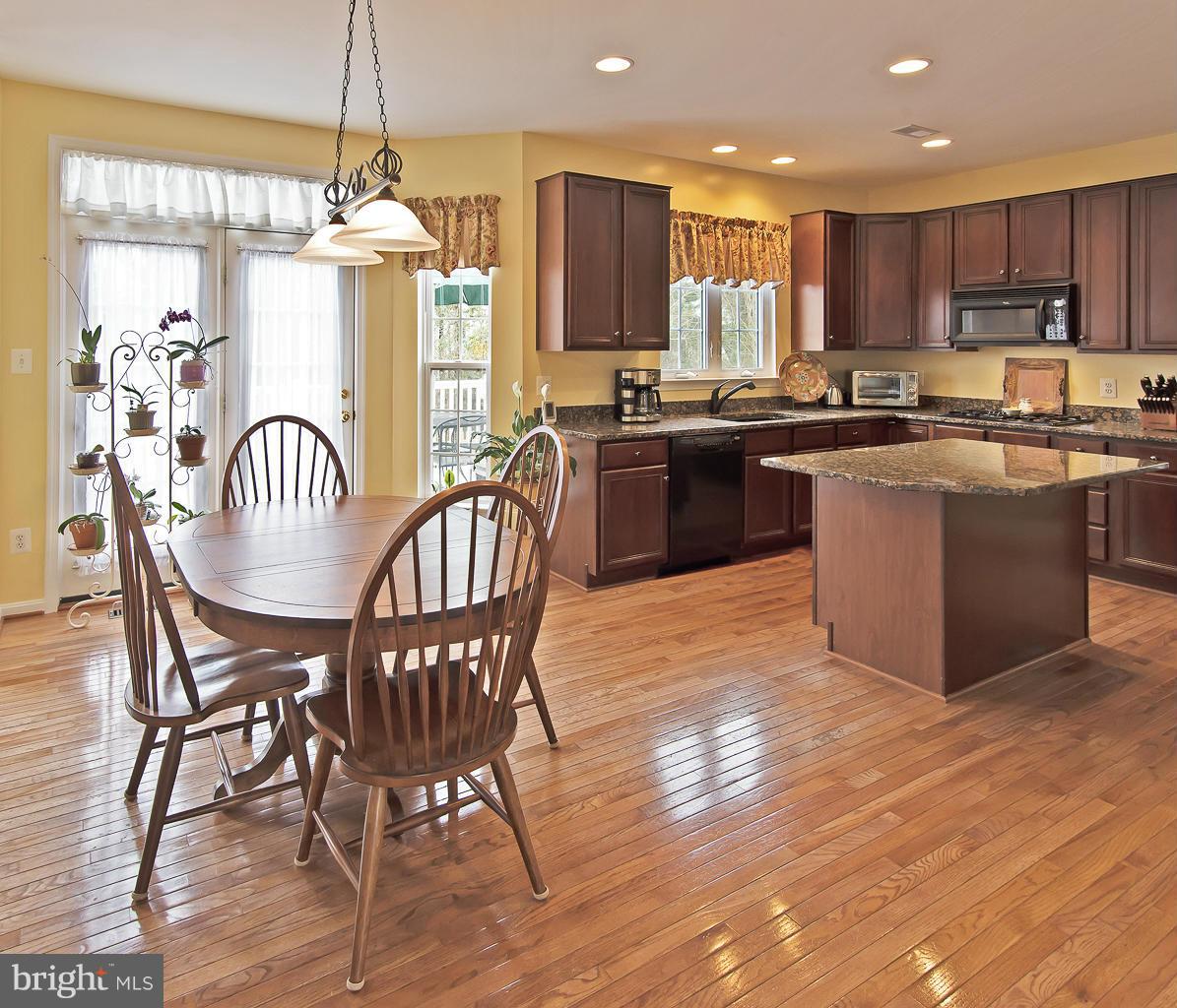 8740 Lords View Loop Gainesville, VA 20155 - Photo 10 of 30 Kitchen