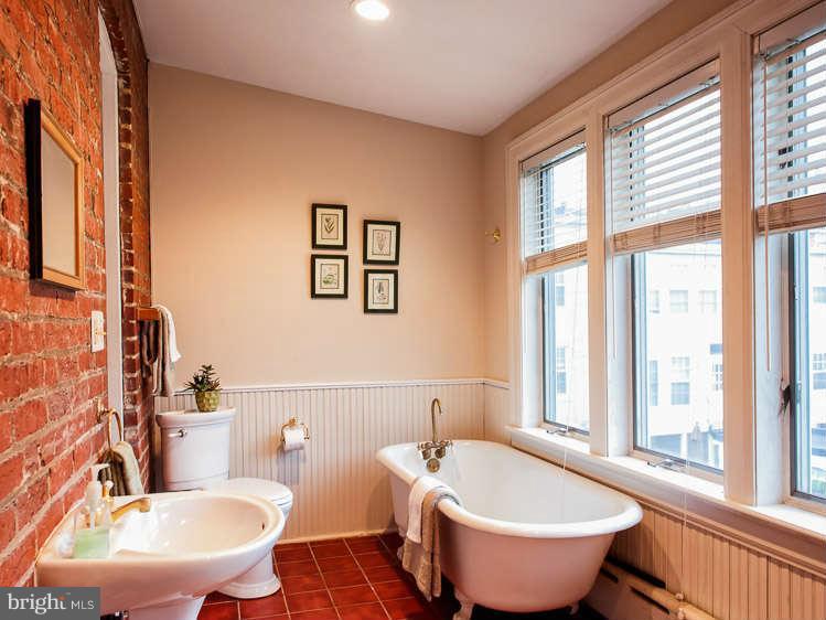 420 7th Street Northeast Washington, DC 20002 - Photo 21 of 30 Bath Master