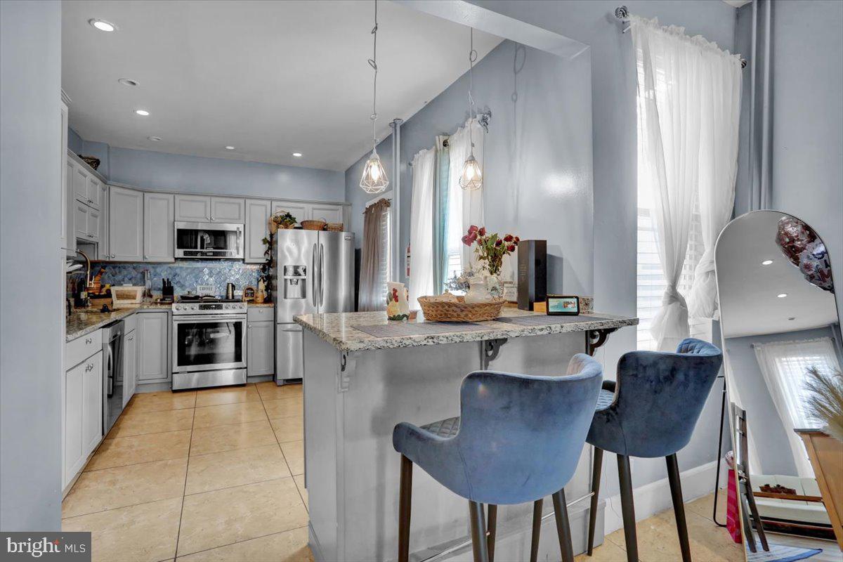 526 Windsor Street Reading, PA 19601 - Photo 11 of 33