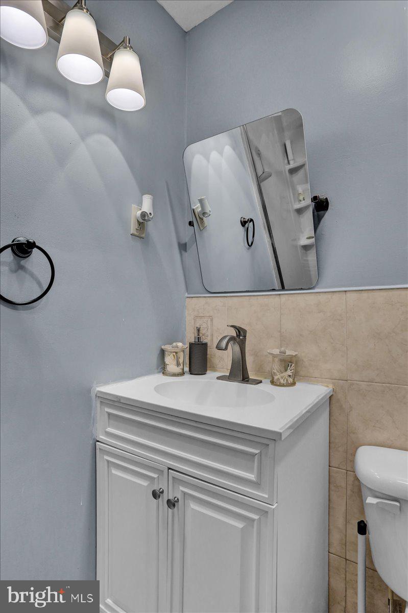 526 Windsor Street Reading, PA 19601 - Photo 14 of 33