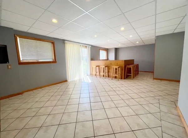 $2,300 | 1213 Tyler Court, Lake Villa, IL 60046