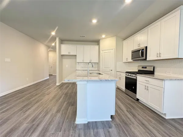 $2,150 | 3720 Canyon Drive, Farmersville, TX 75442