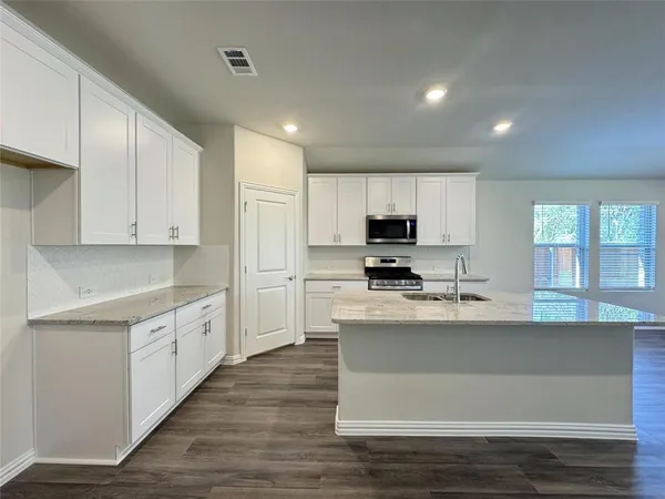 $2,150 | 3720 Canyon Drive, Farmersville, TX 75442