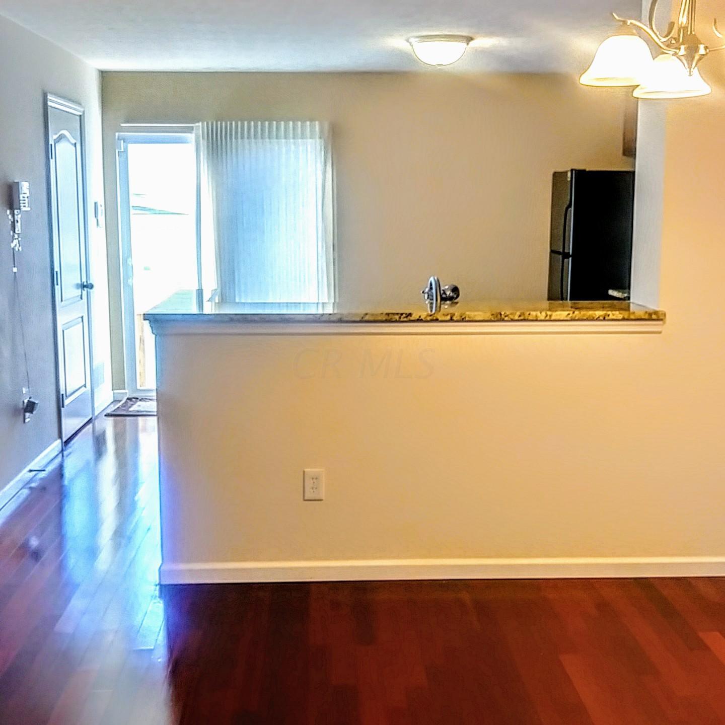 579 Lazelle Road Westerville, OH 43081 - Photo 4 of 18