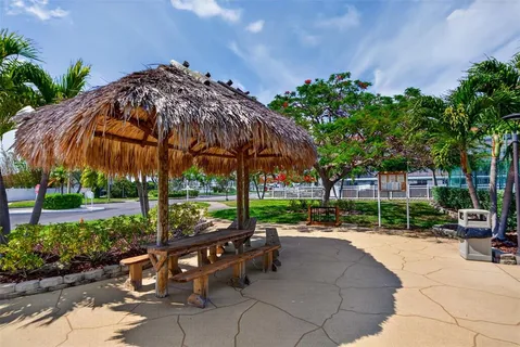 $269,000 | 5935 30th Avenue South, Unit 101, Gulfport, FL 33707