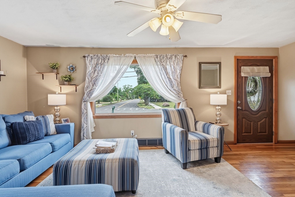 618 Morgan Road West Springfield, MA 01089 - Photo 4 of 38