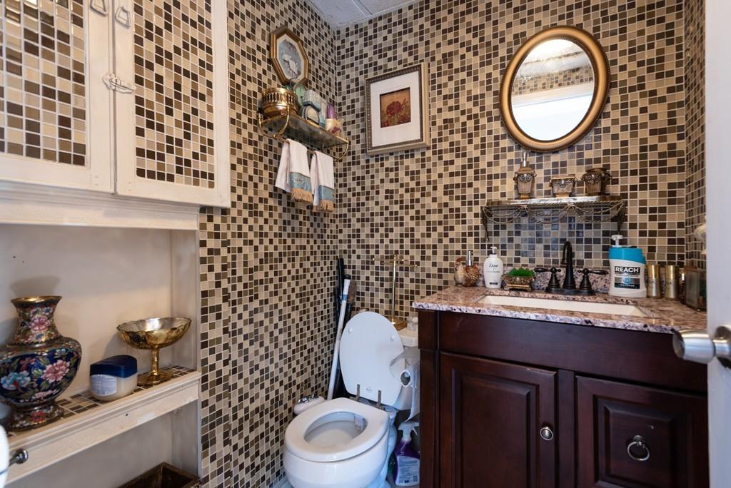 31 Jones Road Revere, MA 02151 - Photo 9 of 32 Gallery Image 9