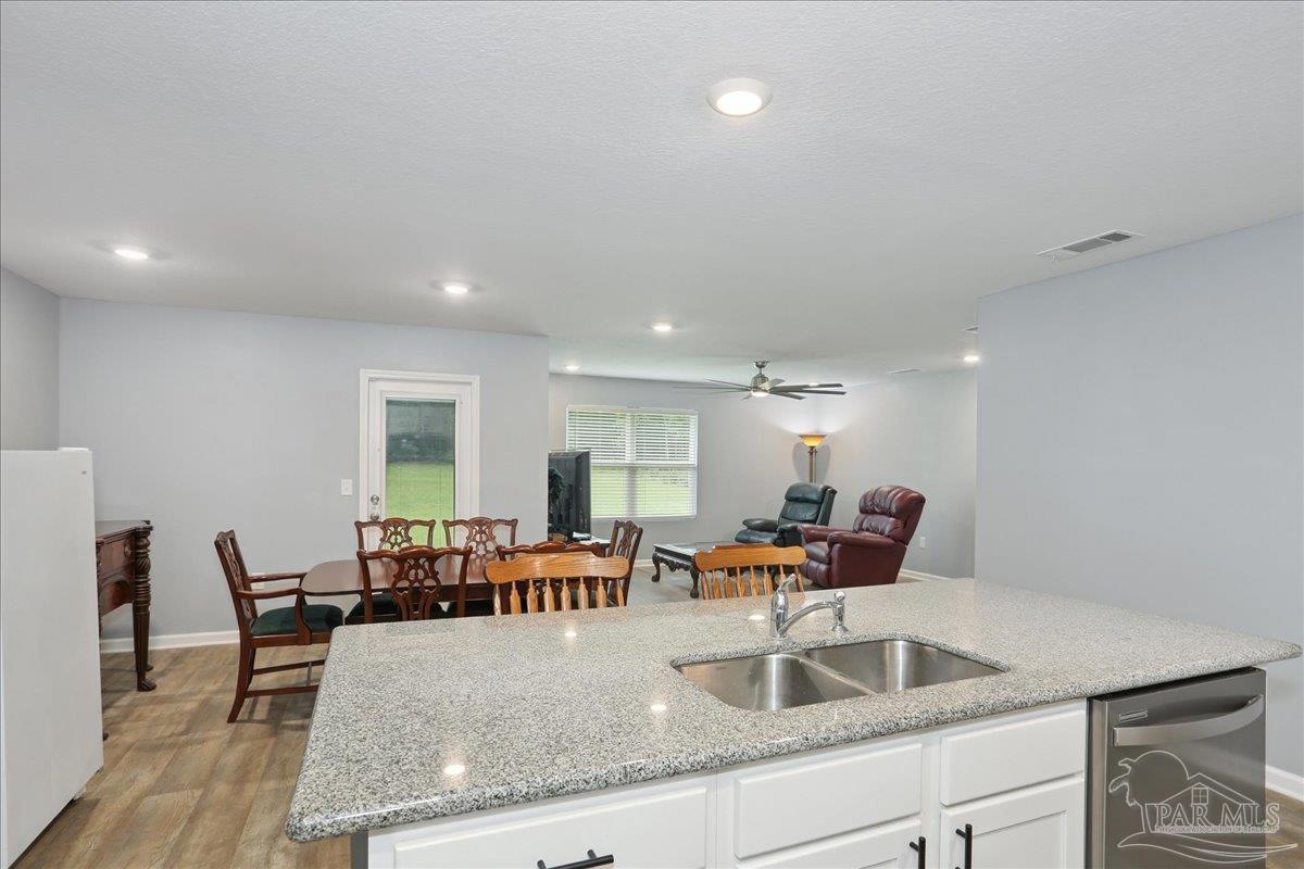 4686 Red Oak Drive Milton, FL 32583 - Photo 8 of 24