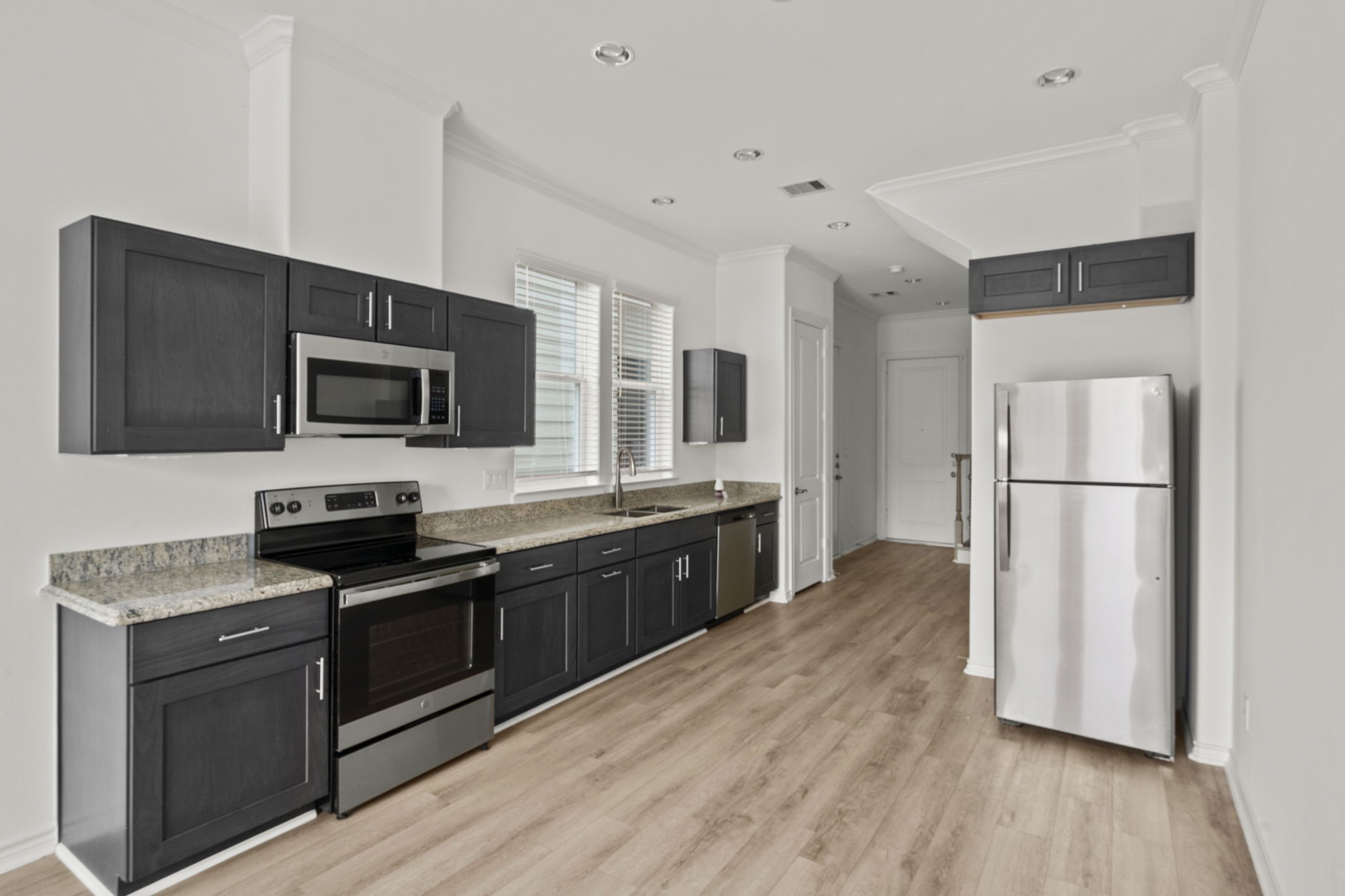 3241 Real, Unit B Houston, TX 77087 - Photo 7 of 18