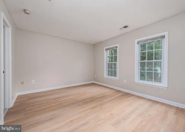 $380,000 | 15301 Diamond Cove Terrace, Unit 8E, Rockville, MD 20850