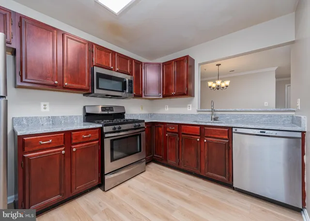 $380,000 | 15301 Diamond Cove Terrace, Unit 8E, Rockville, MD 20850