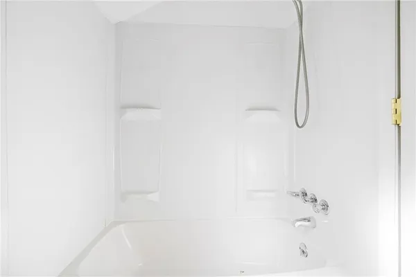 $1,400 | 5408 Verona Road, Verona, PA 15147