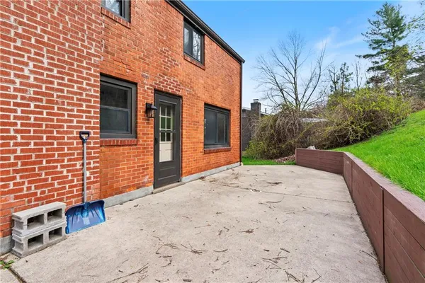 $1,400 | 5408 Verona Road, Verona, PA 15147