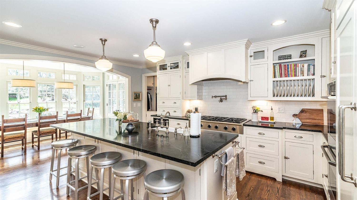 2122 Devonshire Road Ann Arbor, MI 48104 - Photo 12 of 64 Photo 12