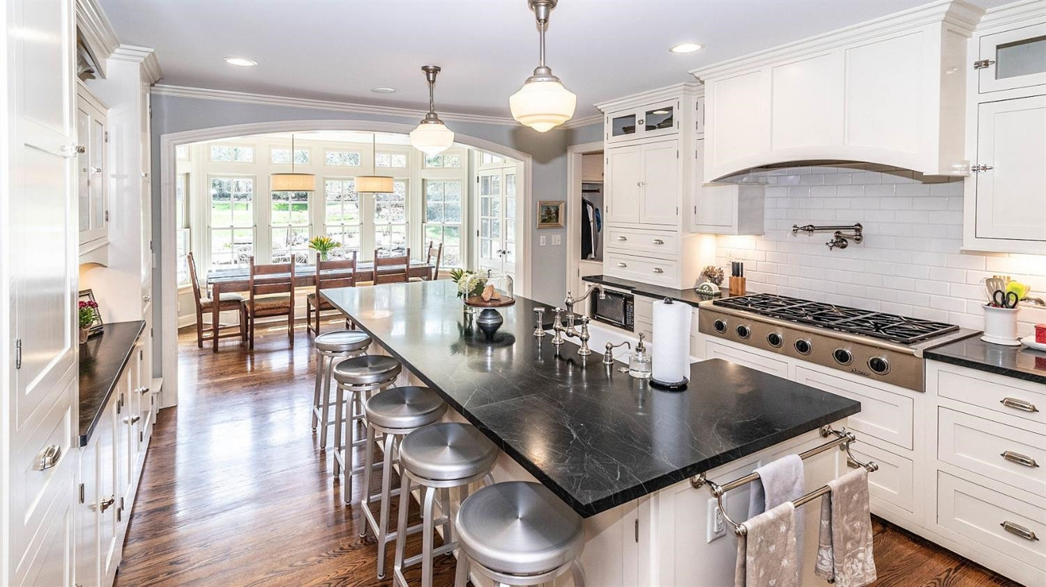 2122 Devonshire Road Ann Arbor, MI 48104 - Photo 13 of 64 Photo 13