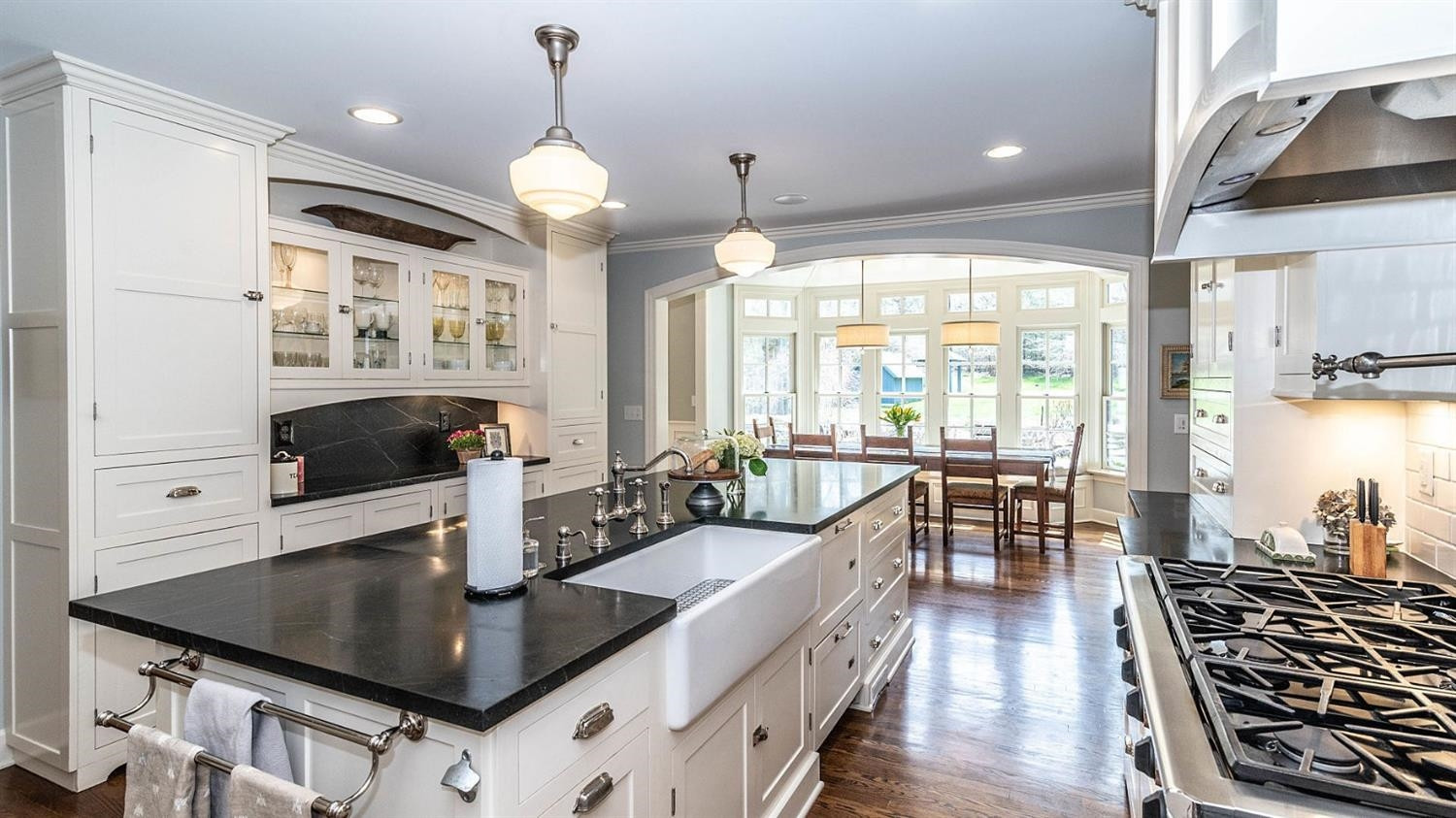 2122 Devonshire Road Ann Arbor, MI 48104 - Photo 16 of 64 Photo 16