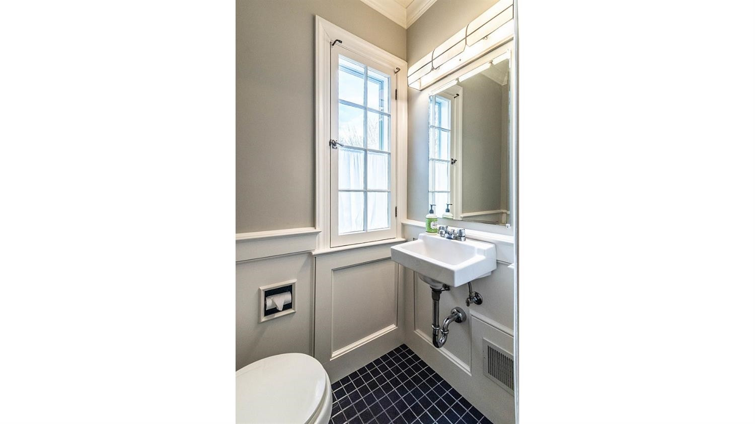 2122 Devonshire Road Ann Arbor, MI 48104 - Photo 25 of 64 Photo 25