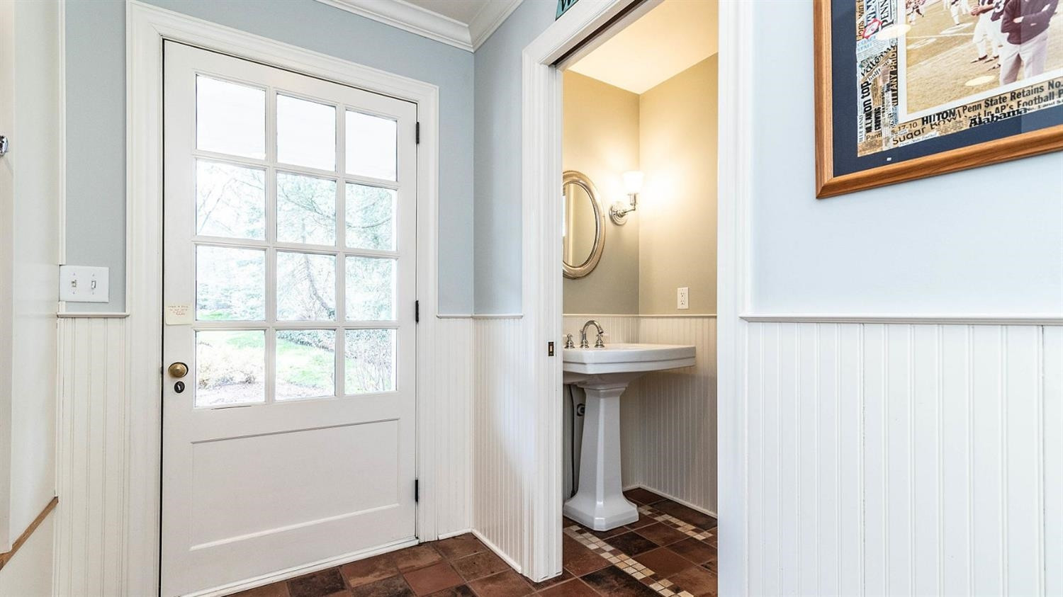 2122 Devonshire Road Ann Arbor, MI 48104 - Photo 29 of 64 Photo 29