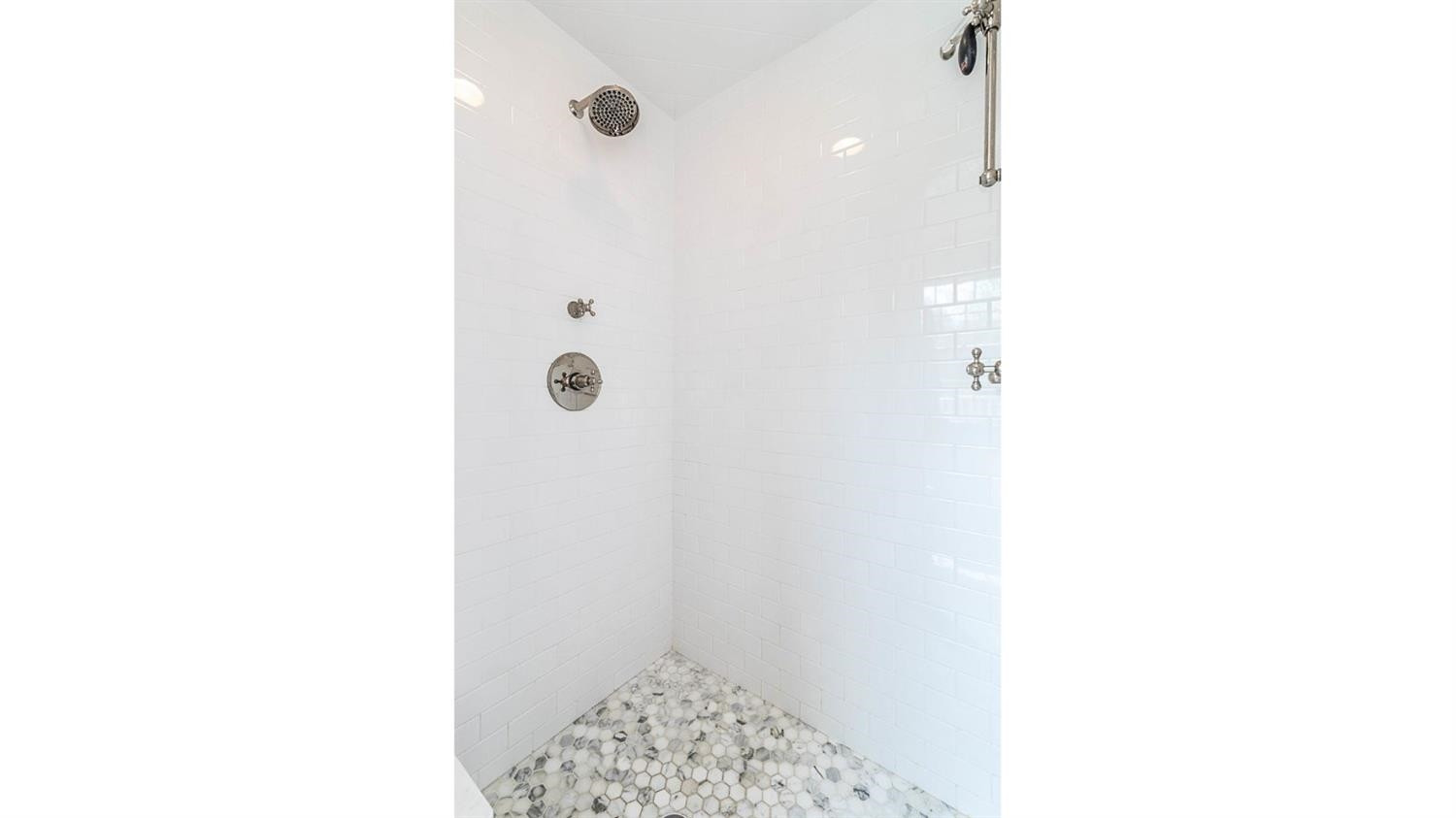 2122 Devonshire Road Ann Arbor, MI 48104 - Photo 35 of 64 Photo 35