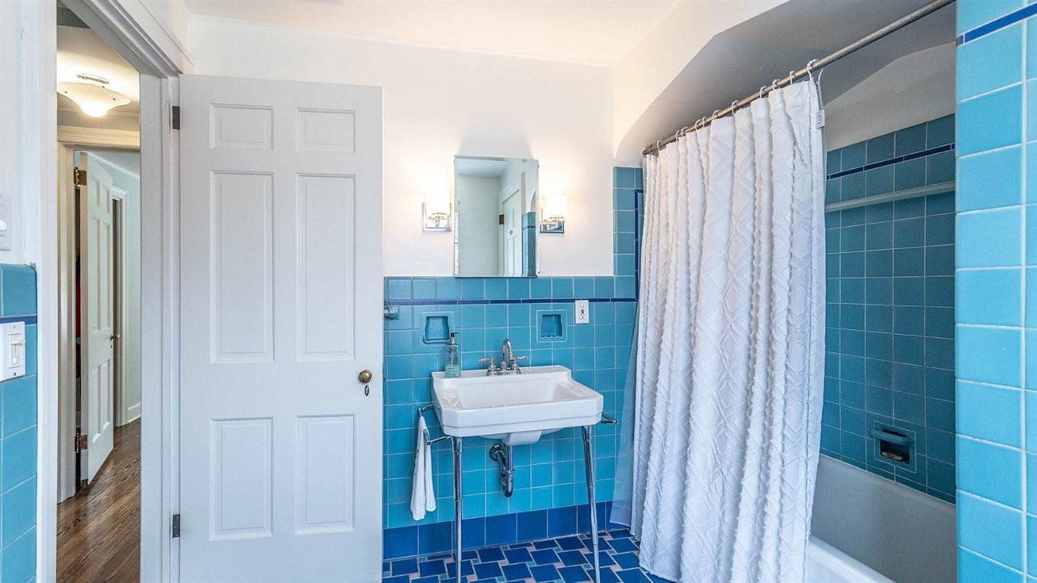 2122 Devonshire Road Ann Arbor, MI 48104 - Photo 41 of 64 Photo 41