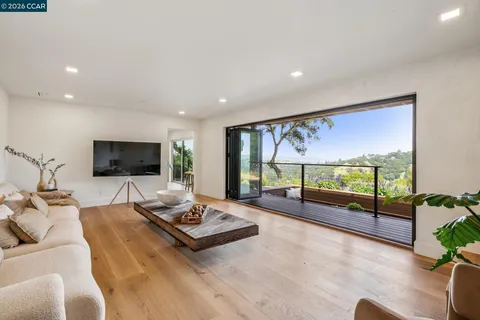 $3,988,000 | 205 Crestview Drive, Orinda, CA 94563