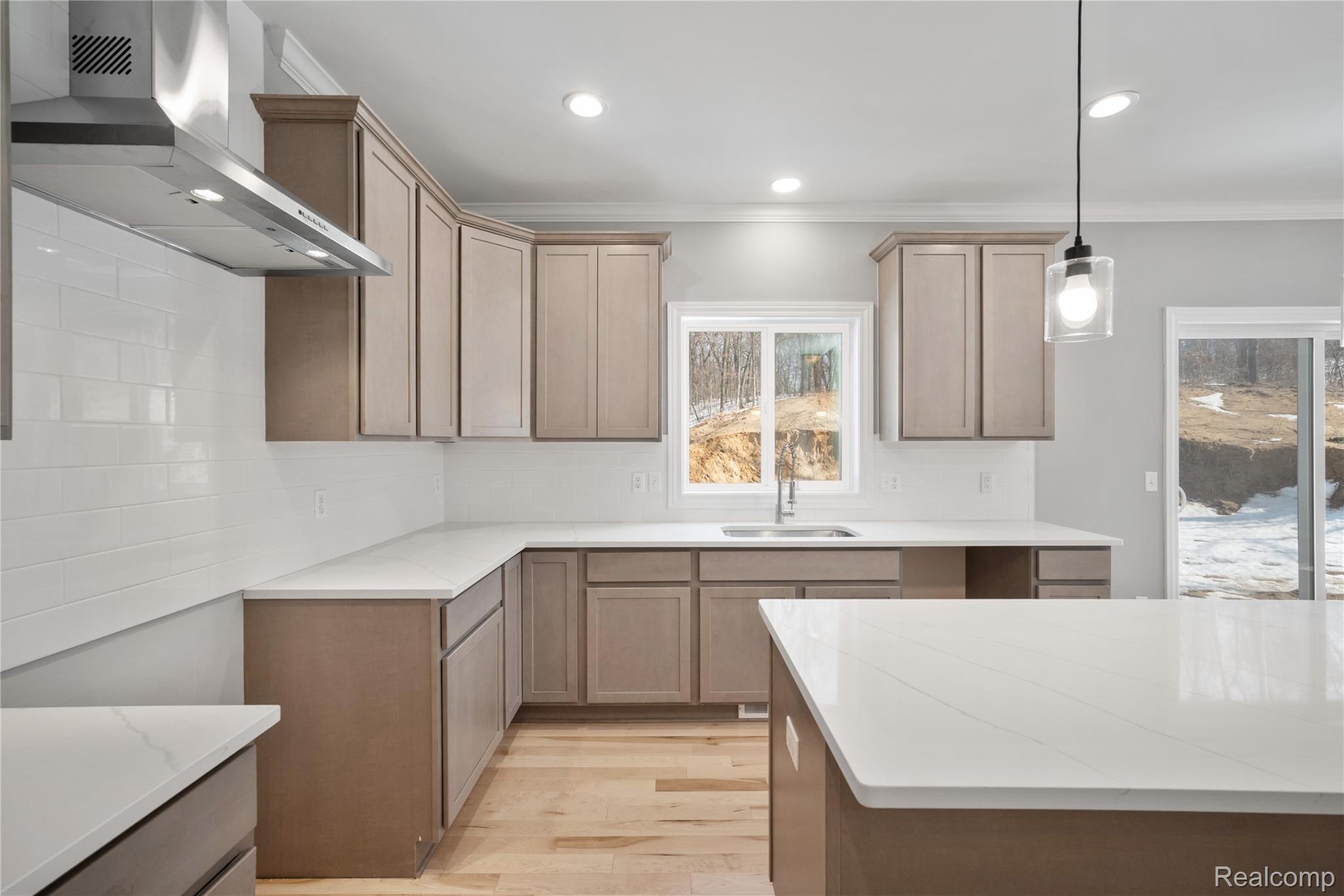 16085 Catalpa Ridge Holly, MI 48442 - Photo 9 of 40 9.jpg
