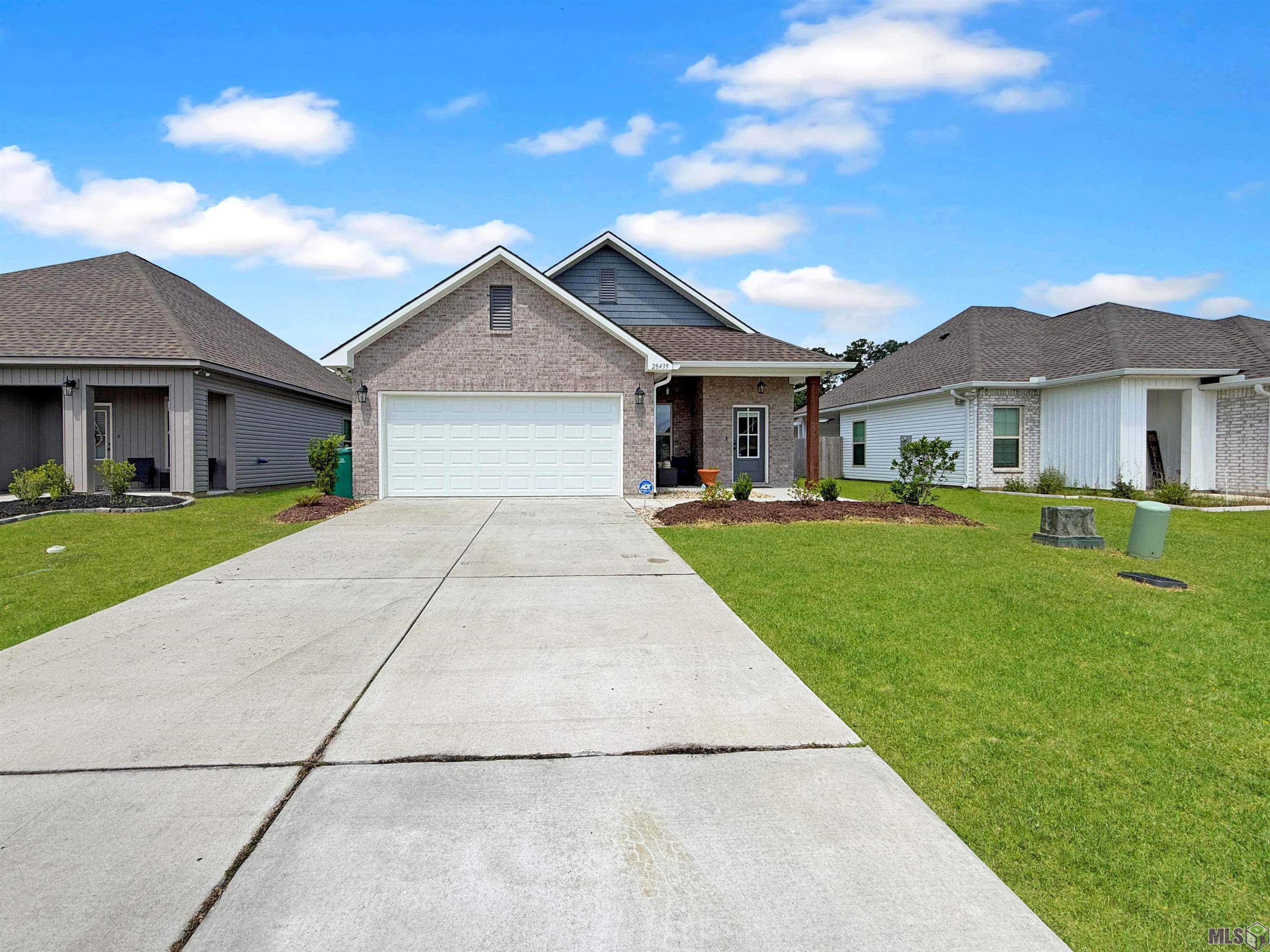 28439 Middlebrook Way Denham Springs, LA 70726 - Photo 2 of 22