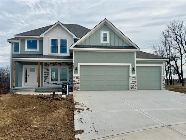 $529,900 | 1929 Longview Drive, Liberty, MO 64068