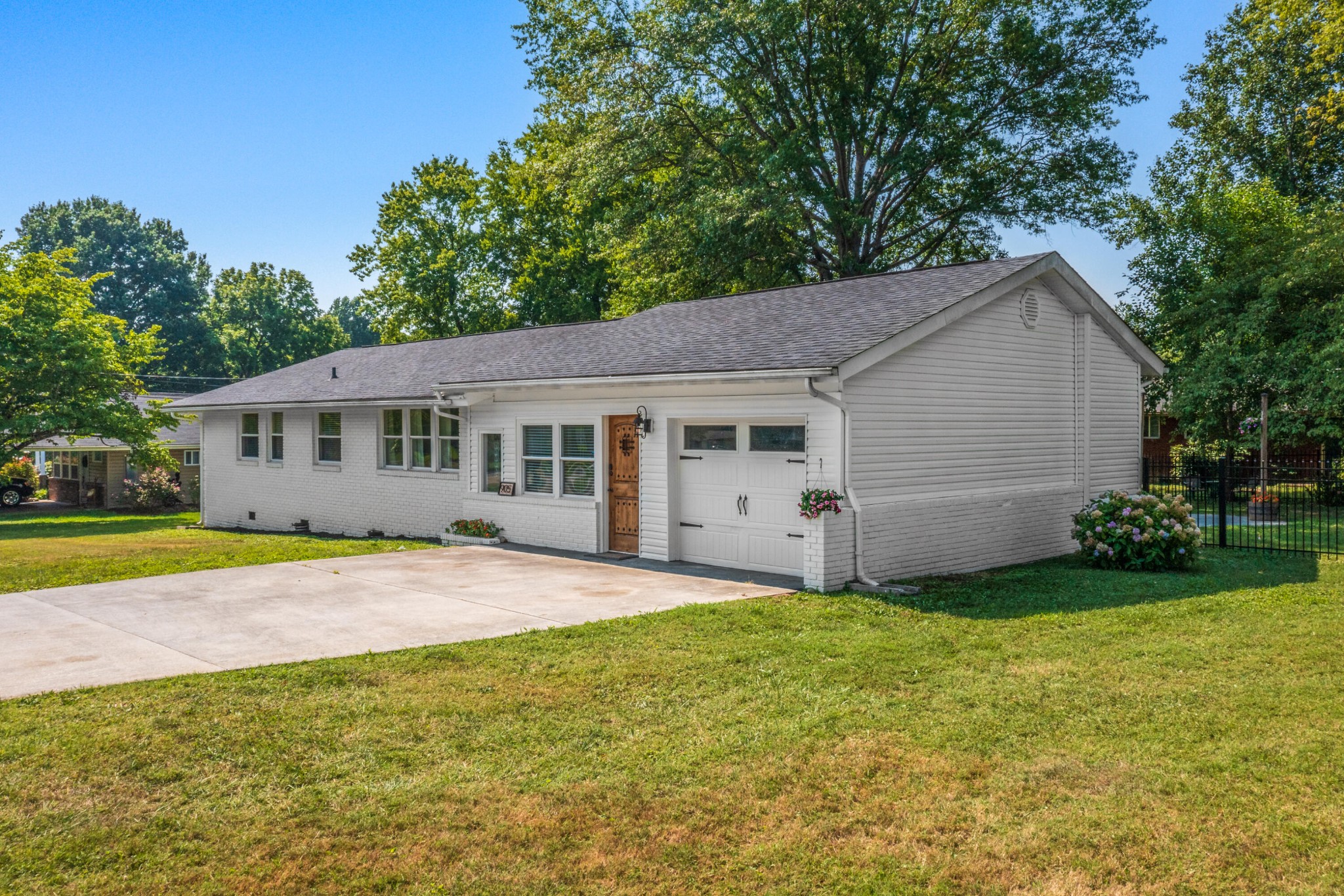 905 Wesley Road Northwest Knoxville, TN 37909 - Photo 2 of 33 Gallery Image 2