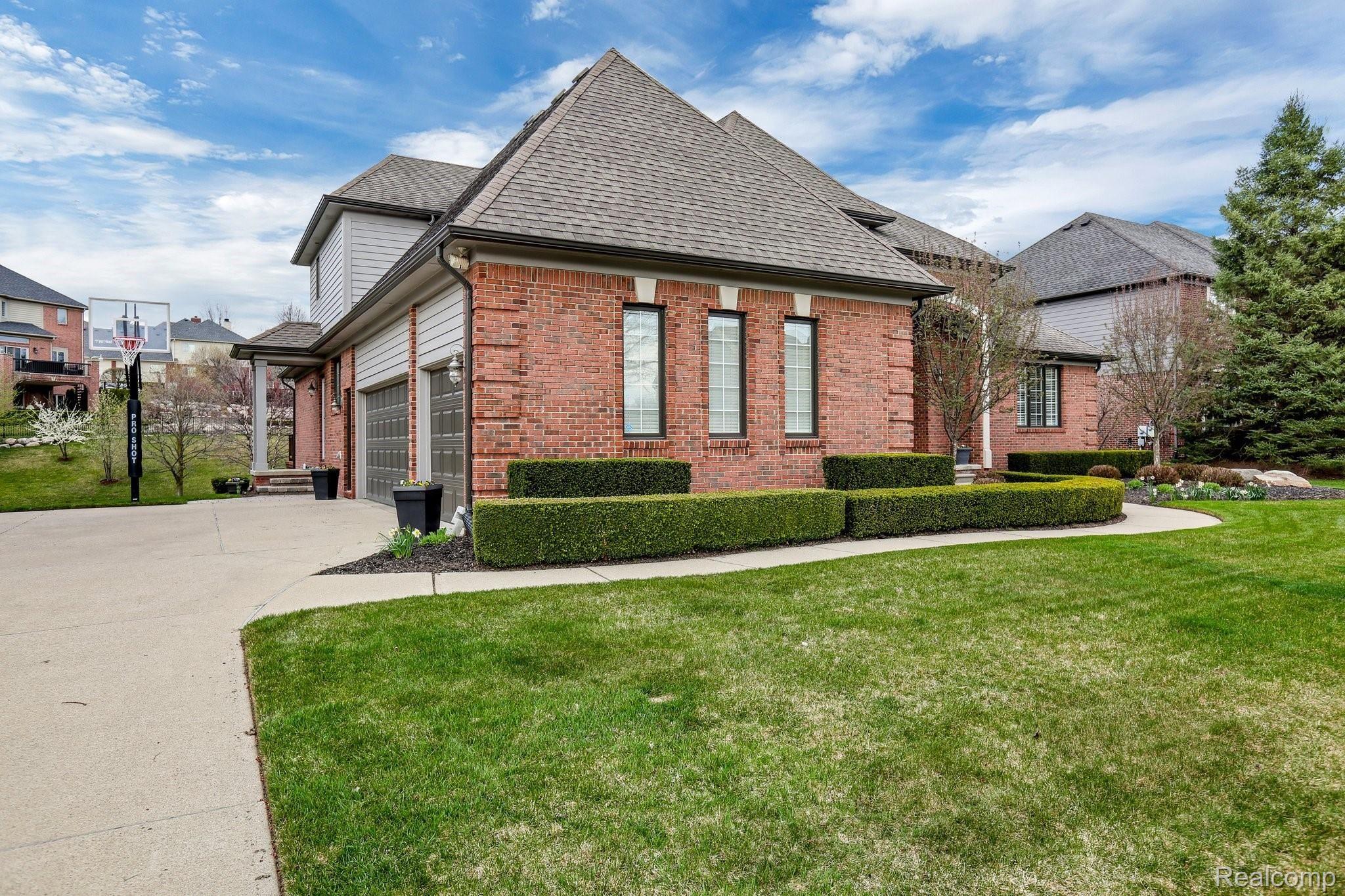 1149 Autumnview Drive Rochester, MI 48307 - Photo 4 of 65 4-web-or-mls-1149 Autumnview Dr0062.jpg
