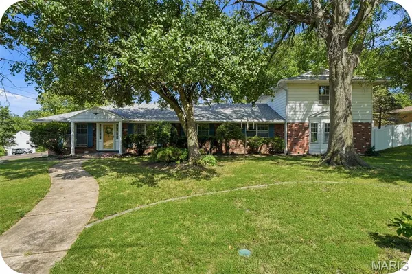 $525,000 | 8700 South Laclede Station Road, St. Louis, MO 63123