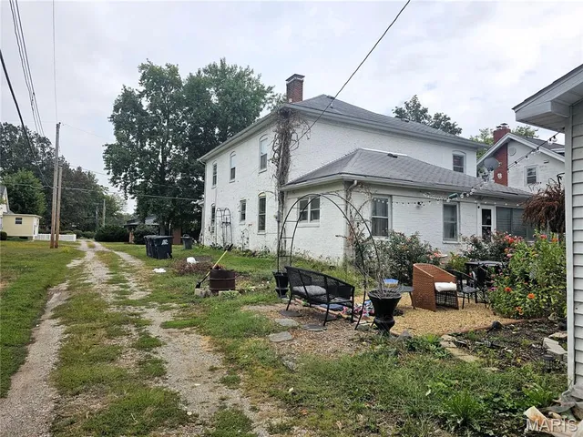 $121,000 | 632 Jefferson Street, Hillsboro, IL 62049