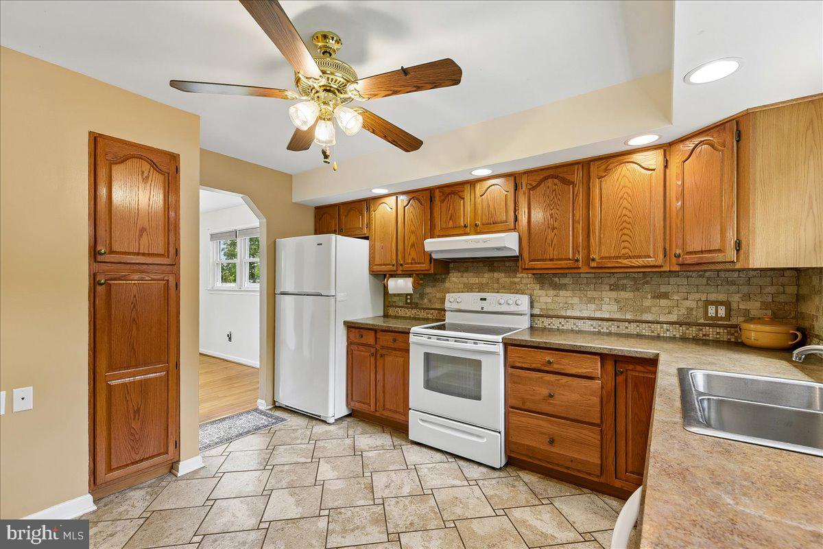 1901 Van Bibber Road Edgewood, MD 21040 - Photo 11 of 42 Kitchen