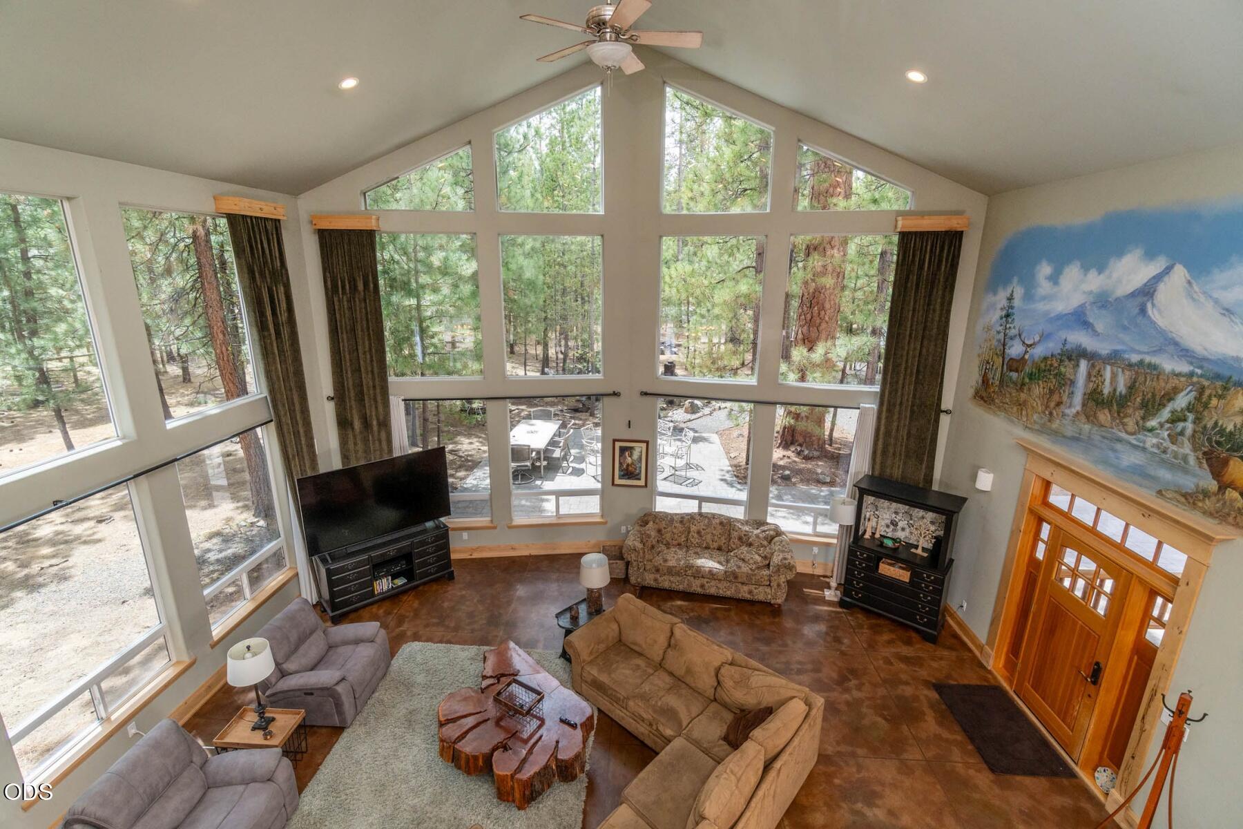 52174 Foxtail Road La Pine, OR 97739 - Photo 7 of 47