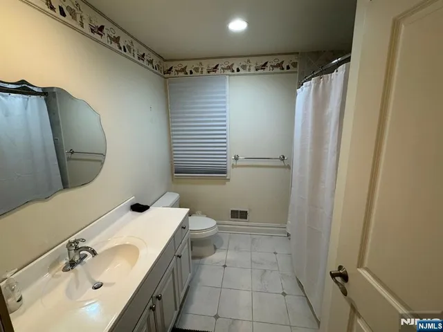 $5,500 | 18 Florence Avenue, Cresskill, NJ 07626