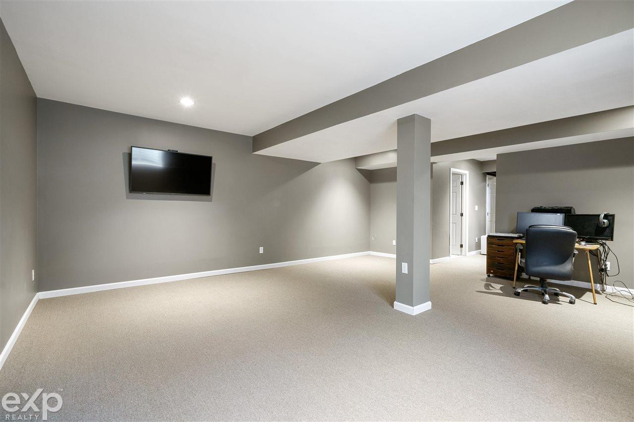 51845 Rivard Road New Baltimore, MI 48047 - Photo 23 of 34