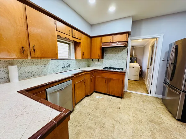 $355,000 | 1410 Walton Street, Houston, TX 77009