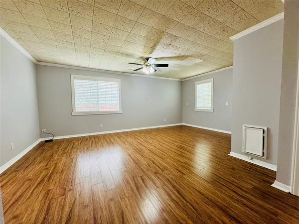$355,000 | 1410 Walton Street, Houston, TX 77009