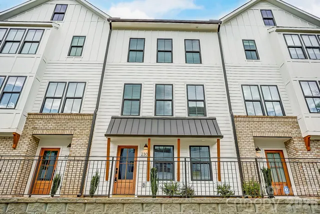 $3,695 | 2308 Chamberlain Avenue, Unit 5, Charlotte, NC 28208