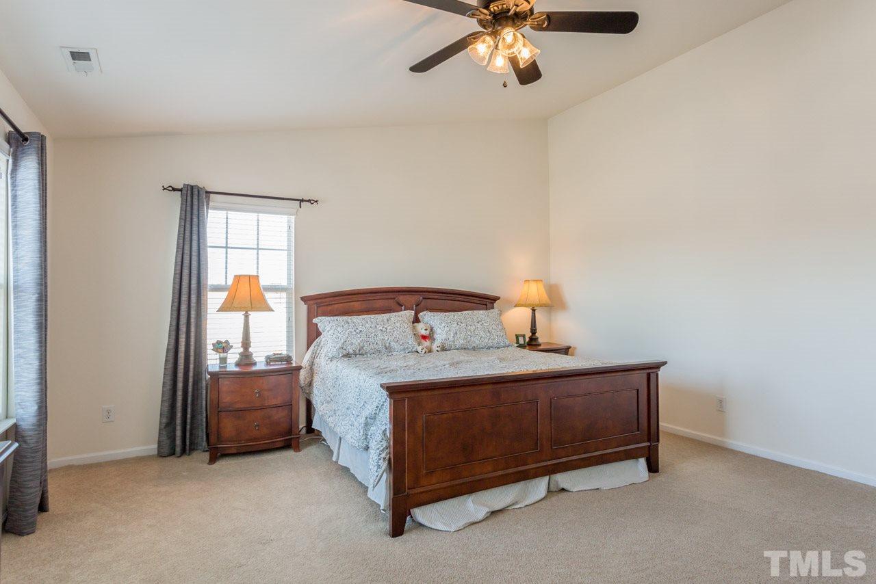 11931 Field Towne Lane Raleigh, NC 27614 - Photo 18 of 25 Gallery Image 18