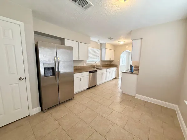 $2,200 | 16730 Frigate Drive, Friendswood, TX 77546